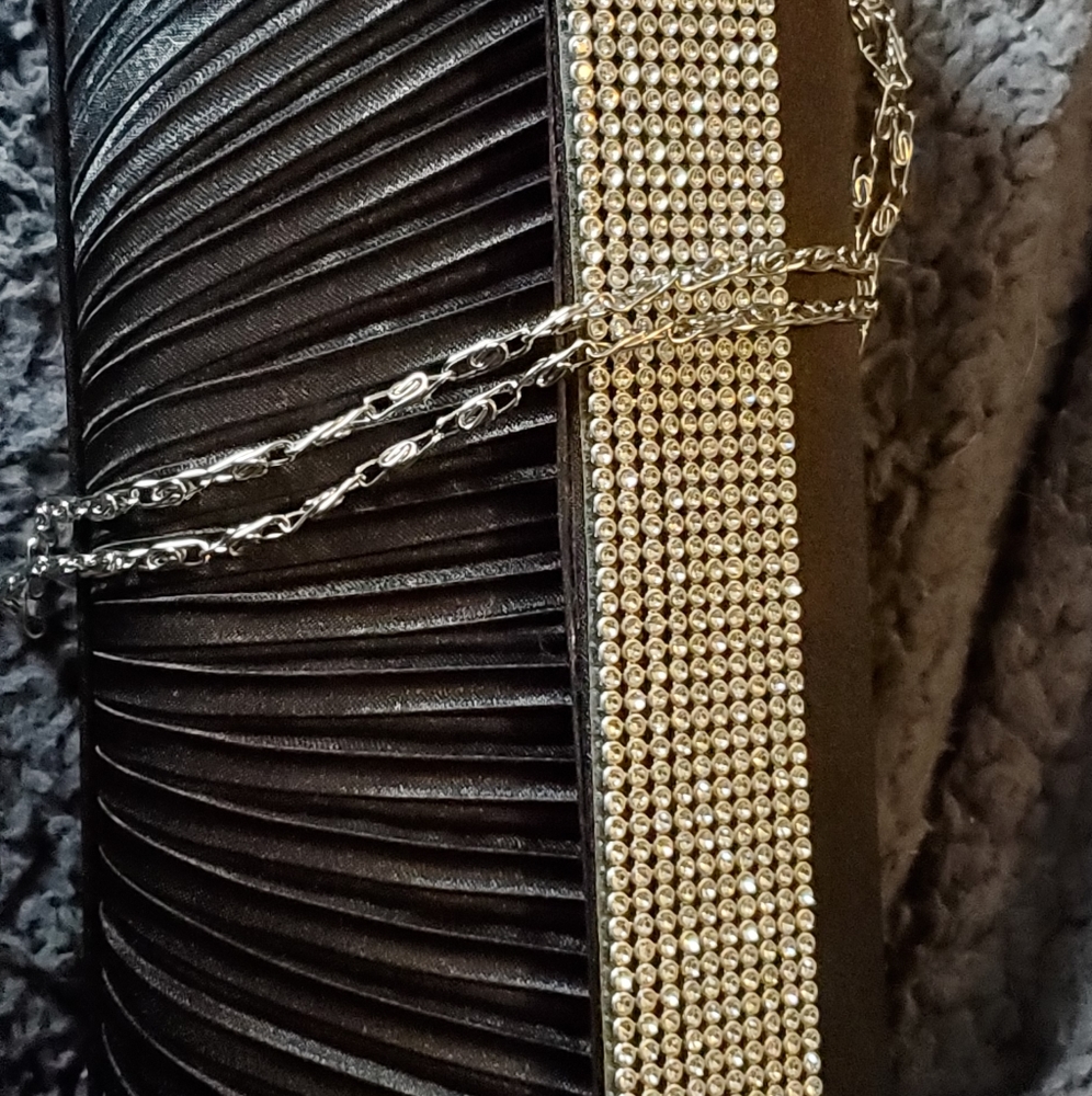 Marbella & Ashford clutch purse